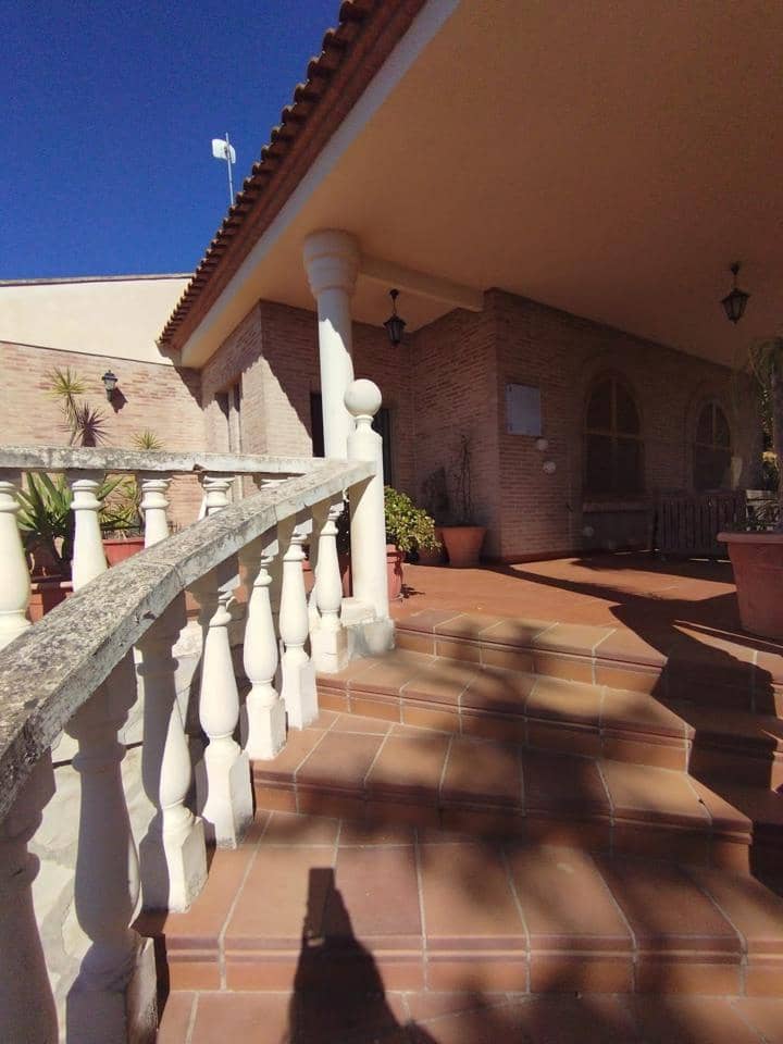4 Zimmer Villa zu verkaufen in Montserrat mit Pool Garage - 315.000 € (Ref: 7485666)