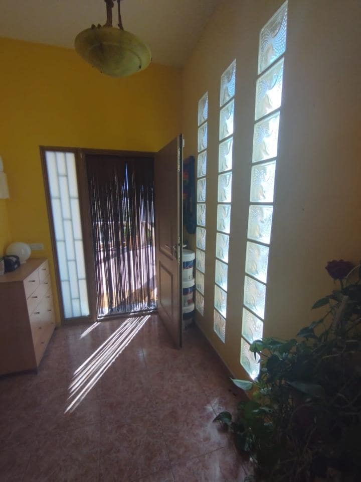 4 Zimmer Villa zu verkaufen in Montserrat mit Pool Garage - 315.000 € (Ref: 7485666)