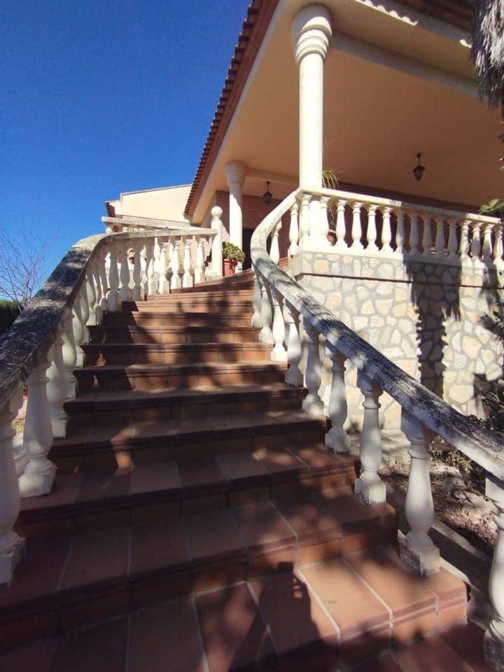 4 Zimmer Villa zu verkaufen in Montserrat mit Pool Garage - 315.000 € (Ref: 7485666)