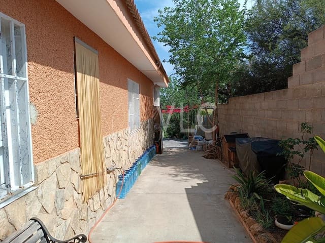 4 bedroom Villa for sale in Montroy - € 210,000 (Ref: 7576121)