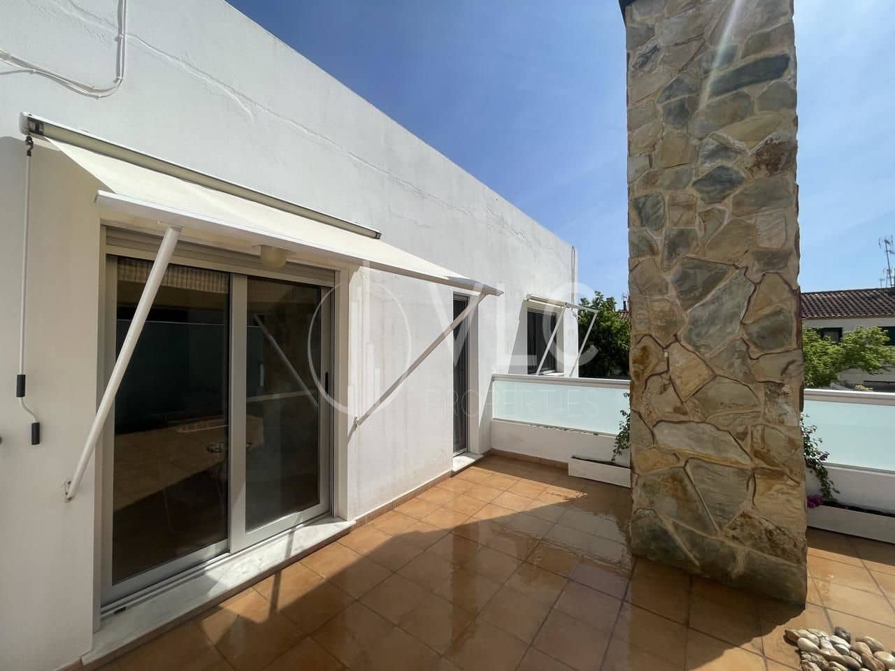 4 soverom Villa til salgs i San Juan de Enova med garasje - € 285 000 (Ref: 7581947)