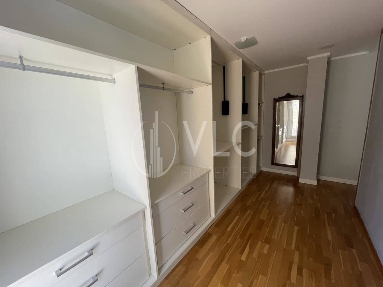 4 soverom Villa til salgs i San Juan de Enova med garasje - € 285 000 (Ref: 7581947)