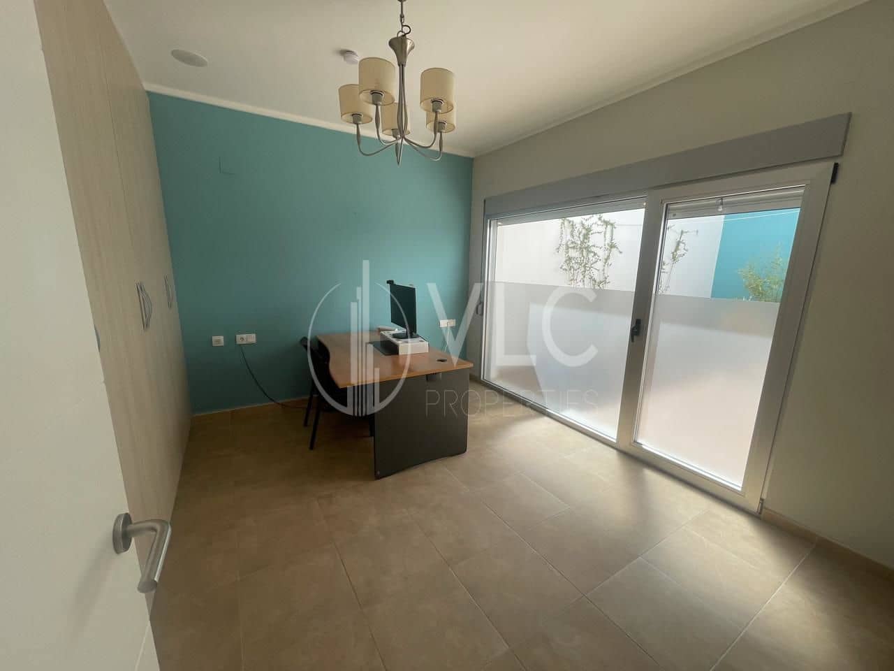 4 soverom Villa til salgs i San Juan de Enova med garasje - € 285 000 (Ref: 7581947)