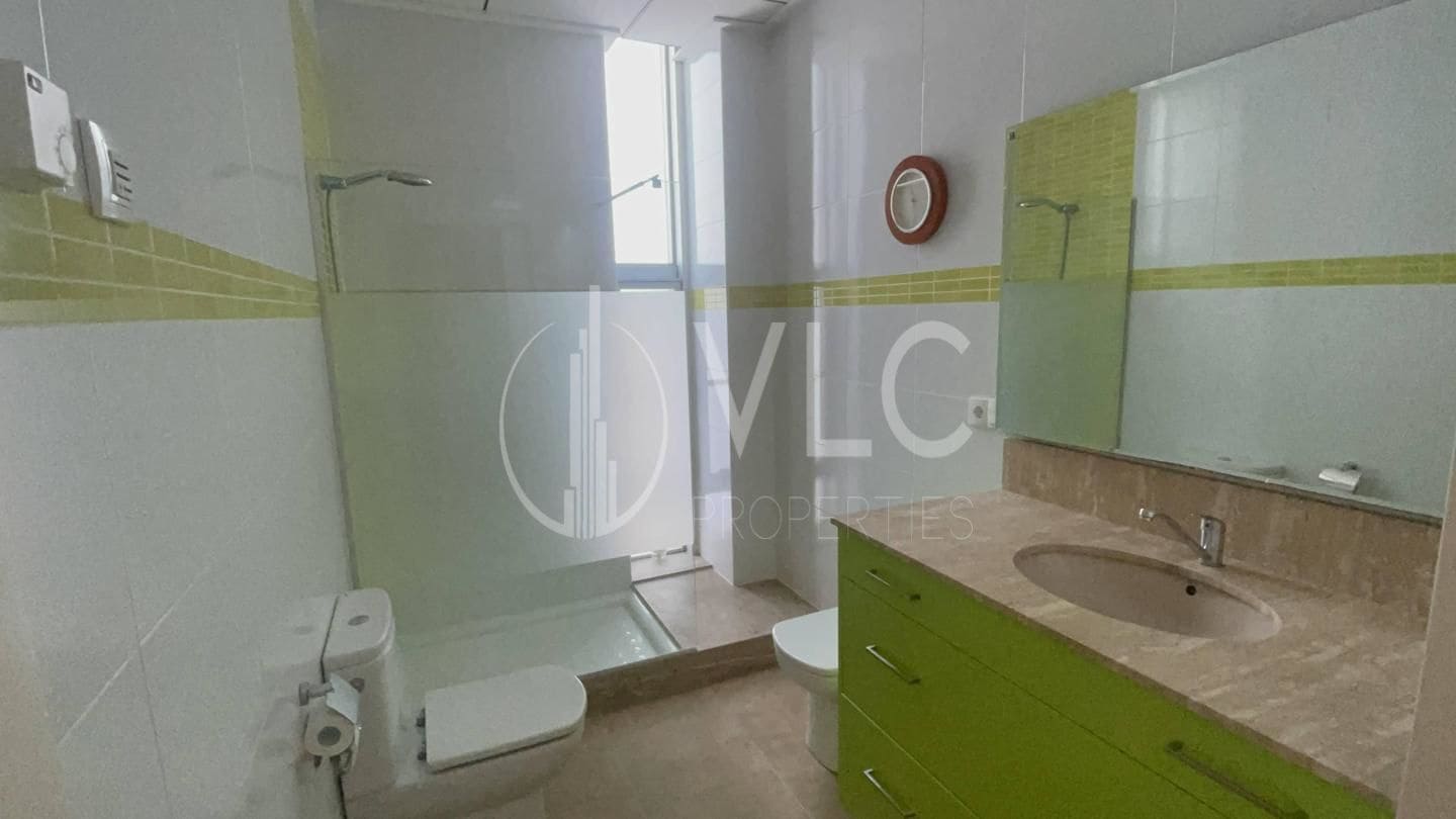 4 soverom Villa til salgs i San Juan de Enova med garasje - € 285 000 (Ref: 7581947)