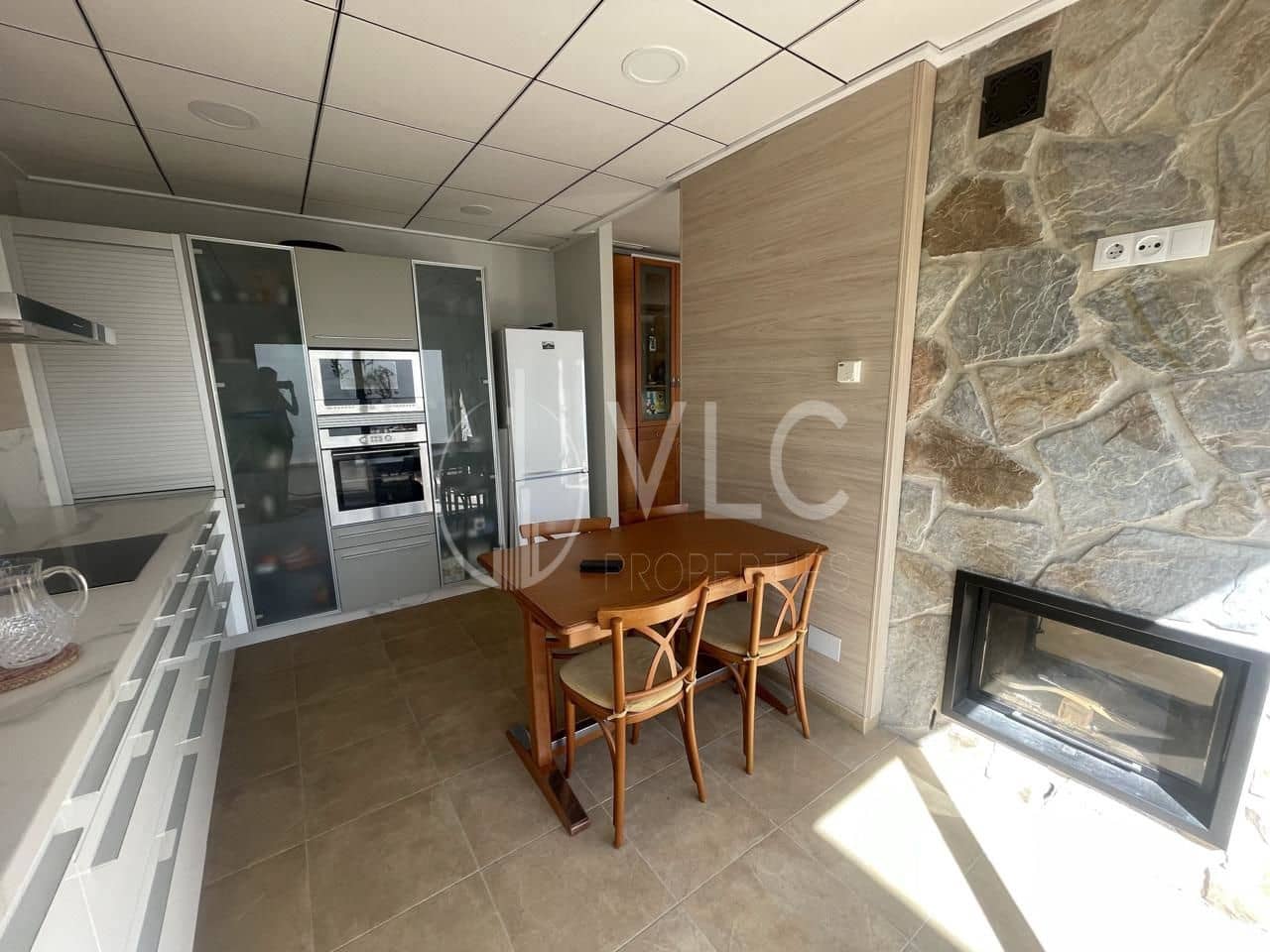 4 soverom Villa til salgs i San Juan de Enova med garasje - € 285 000 (Ref: 7581947)