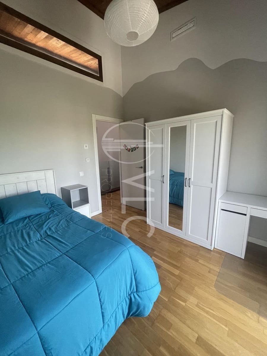 4 soverom Villa til salgs i San Juan de Enova med garasje - € 285 000 (Ref: 7581947)