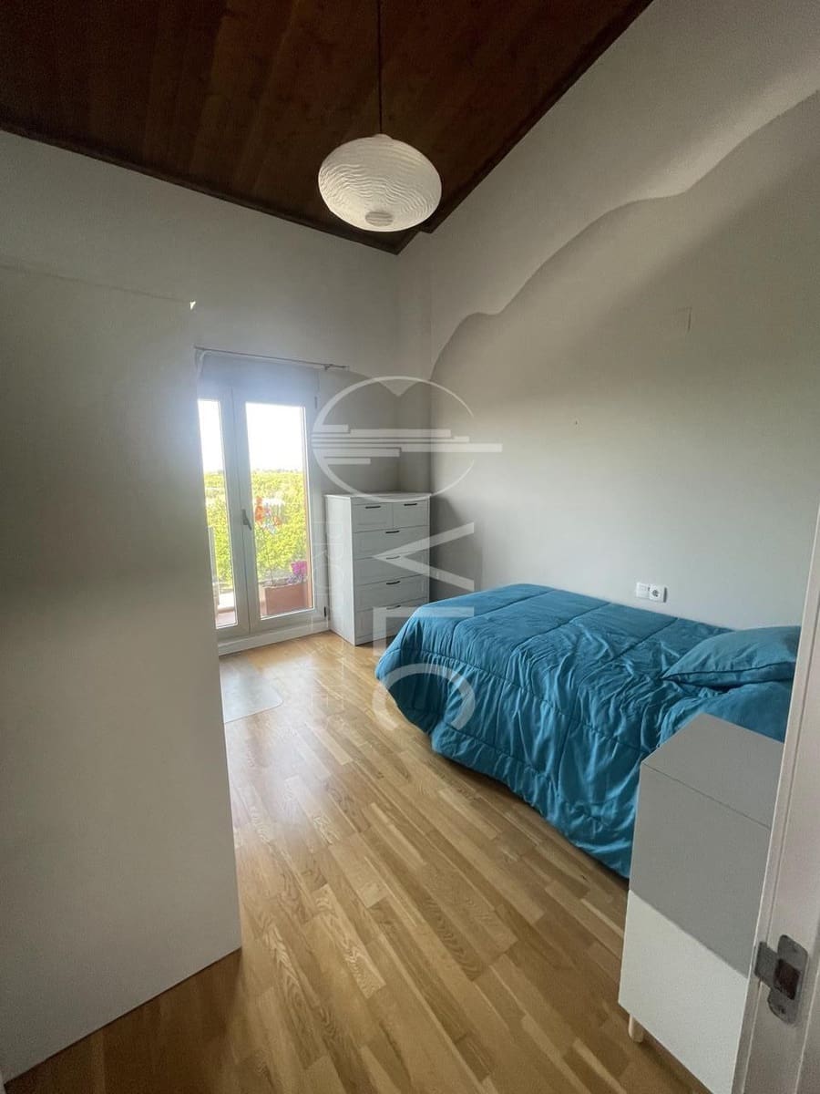 4 soverom Villa til salgs i San Juan de Enova med garasje - € 285 000 (Ref: 7581947)