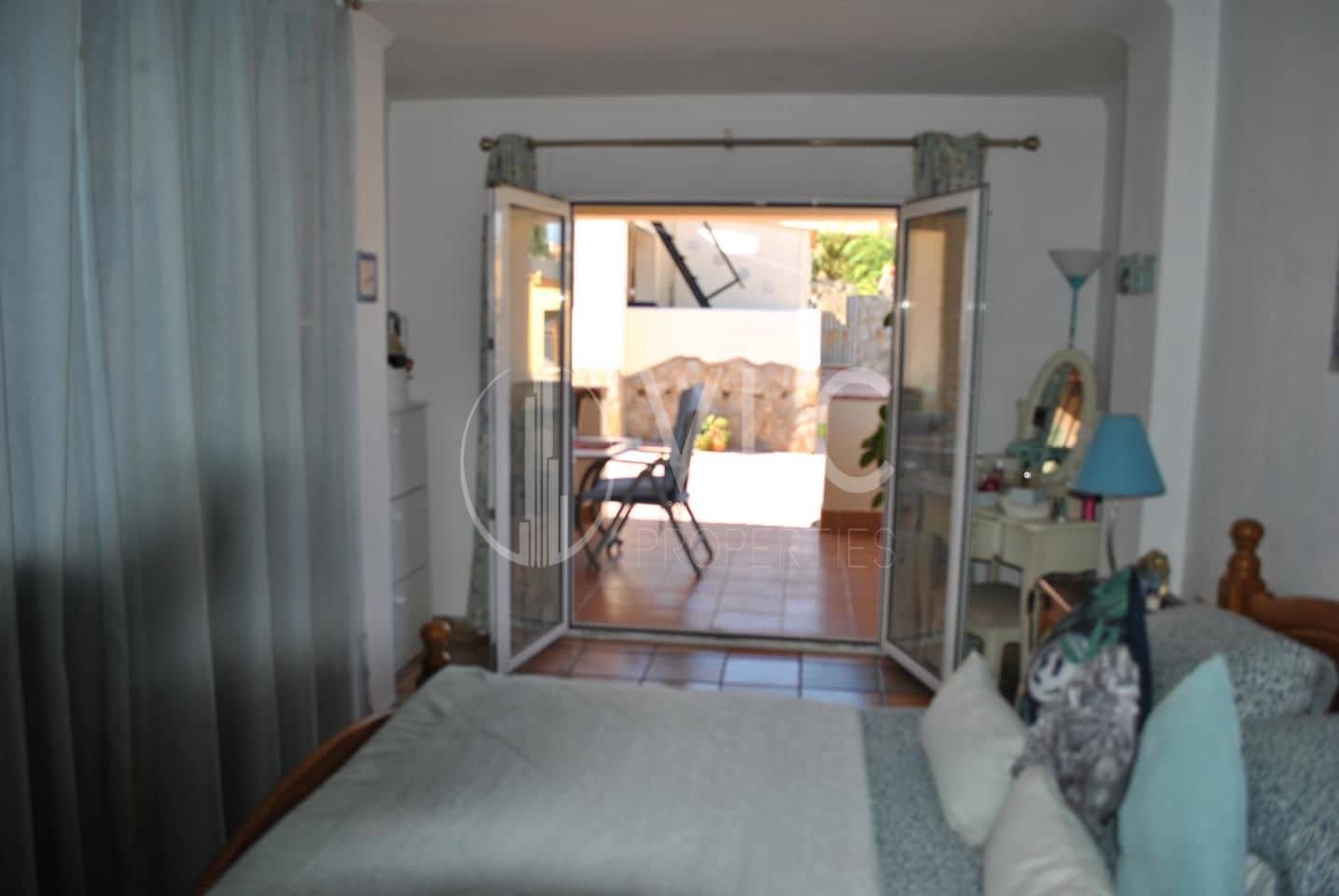 6 soveværelse Villa til salg i Turis med swimmingpool garage - € 329.500 (Ref: 7889121)