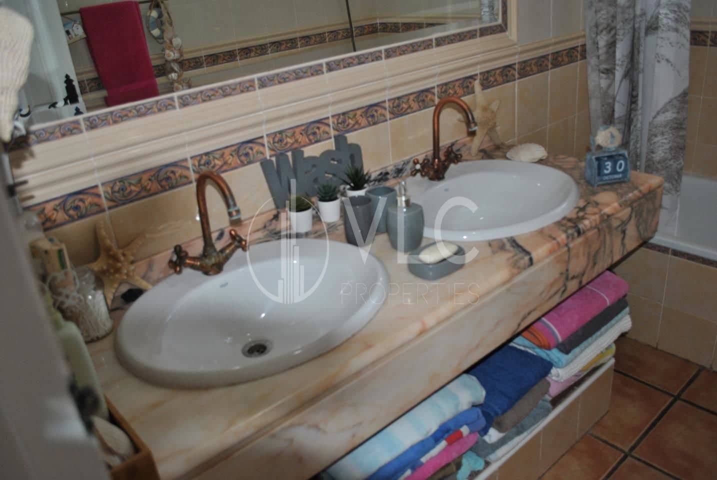 6 soveværelse Villa til salg i Turis med swimmingpool garage - € 329.500 (Ref: 7889121)