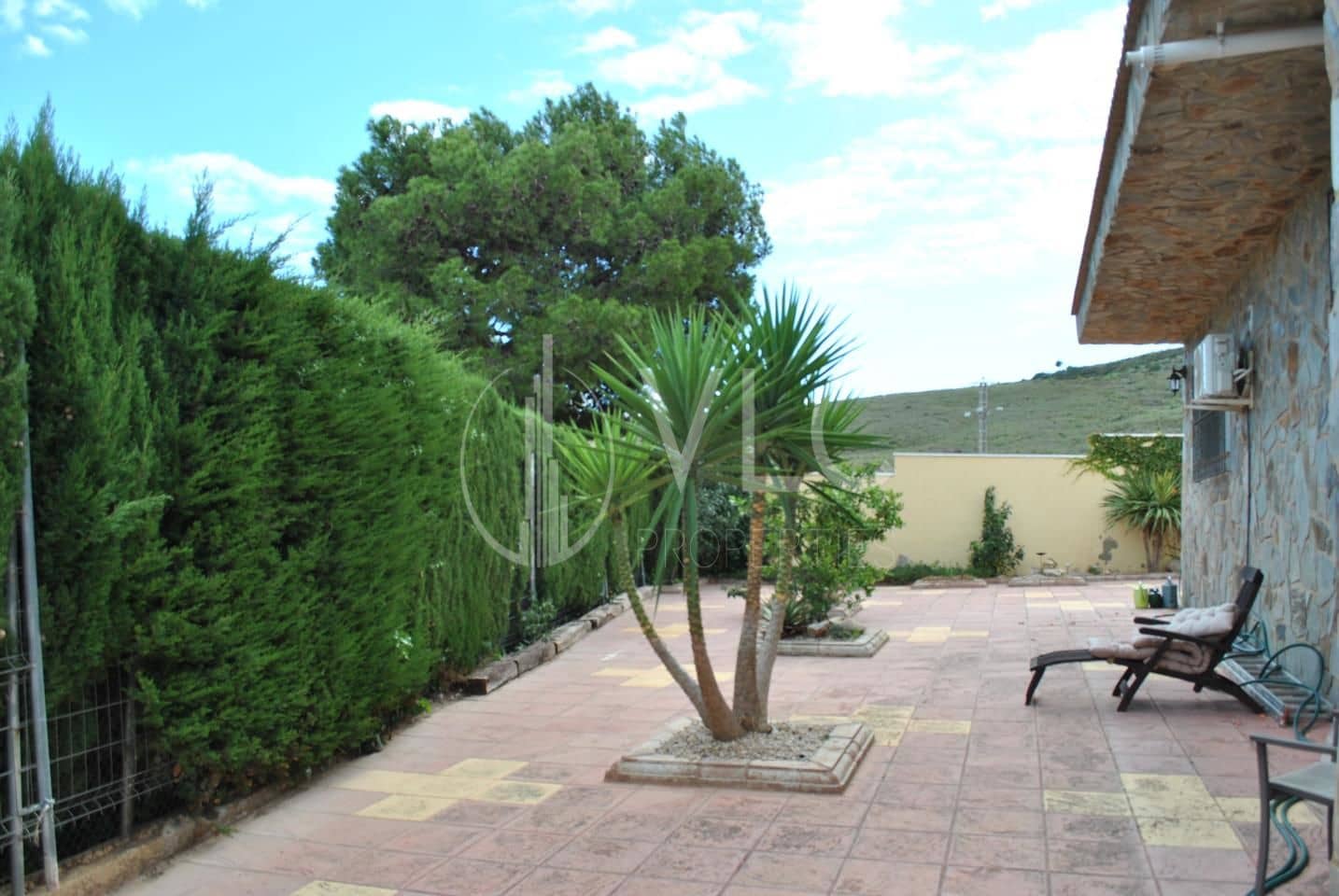 6 sypialnia Willa na sprzedaż w Turis z basenem garażem - 329 500 € (Ref: 7889121)