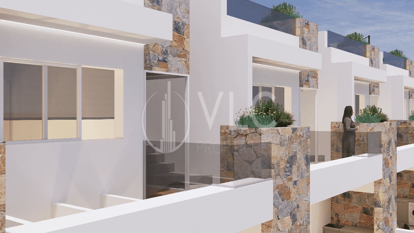 Chalet de 3 habitaciones en Villamartin en venta con piscina garaje - 294.000 € (Ref: 7987880)