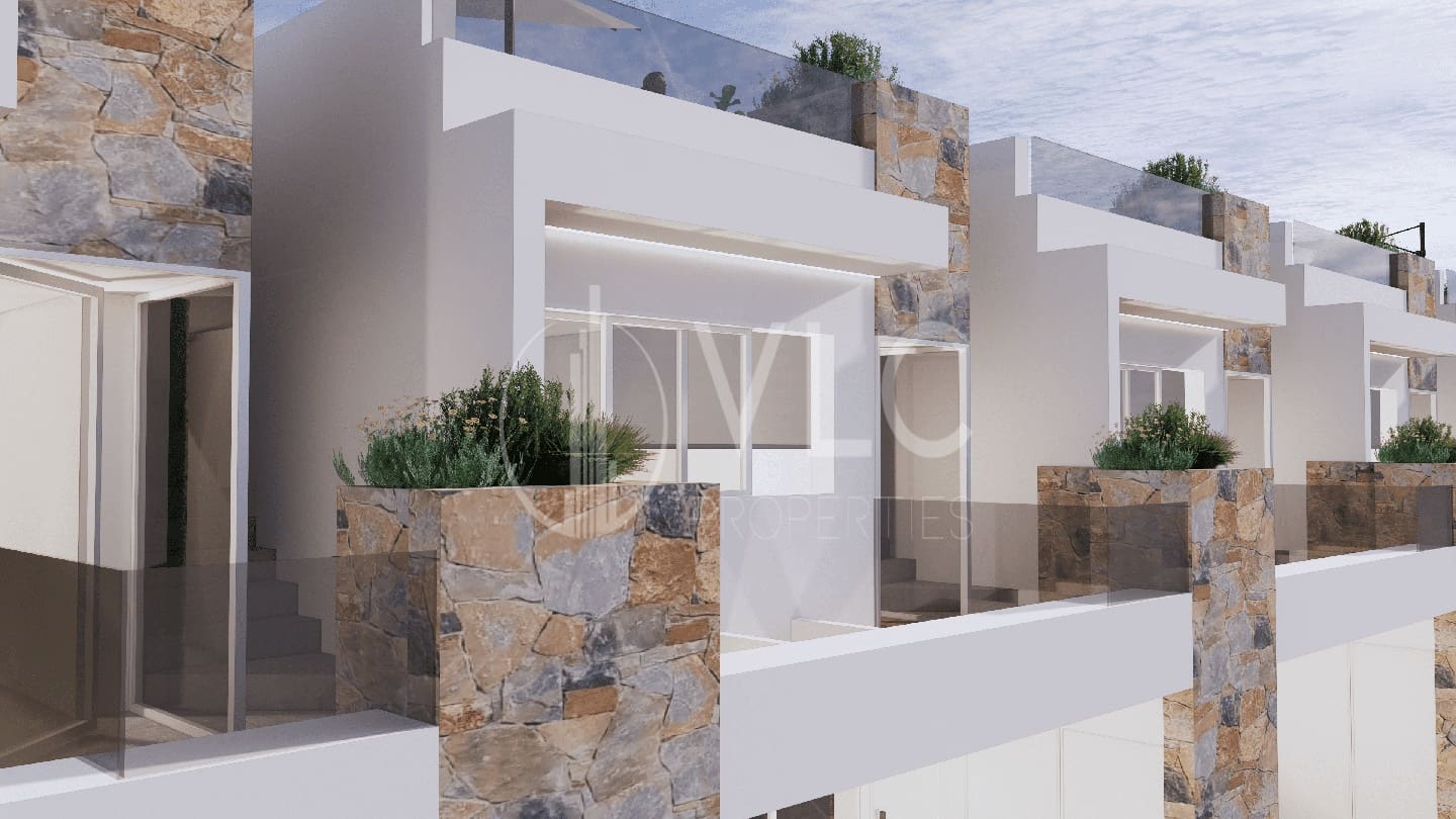 Chalet de 3 habitaciones en Villamartin en venta con piscina garaje - 294.000 € (Ref: 7987880)