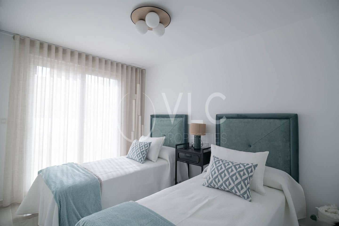 3 slaapkamer Villa te koop in Avileses met zwembad garage - € 259.000 (Ref: 7990383)