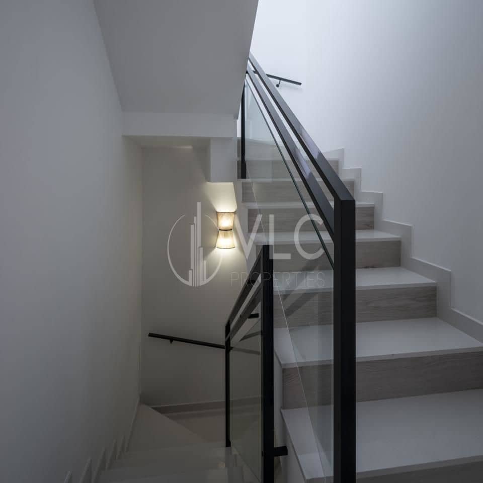 3 slaapkamer Villa te koop in Avileses met zwembad garage - € 259.000 (Ref: 7990383)