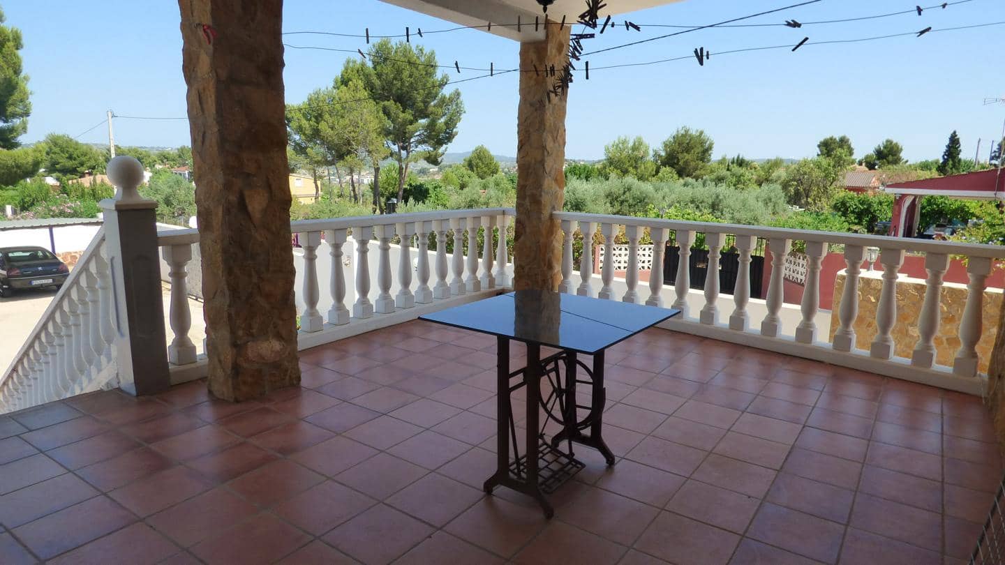 7 slaapkamer Villa te koop in Montroy met zwembad garage - € 275.000 (Ref: 8218133)