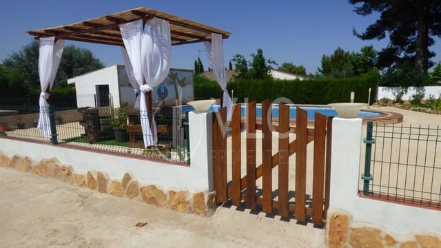 7 bedroom Villa for sale in Montroy with pool garage - € 275,000 (Ref: 8218133)