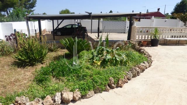 7 bedroom Villa for sale in Montroy with pool garage - € 275,000 (Ref: 8218133)