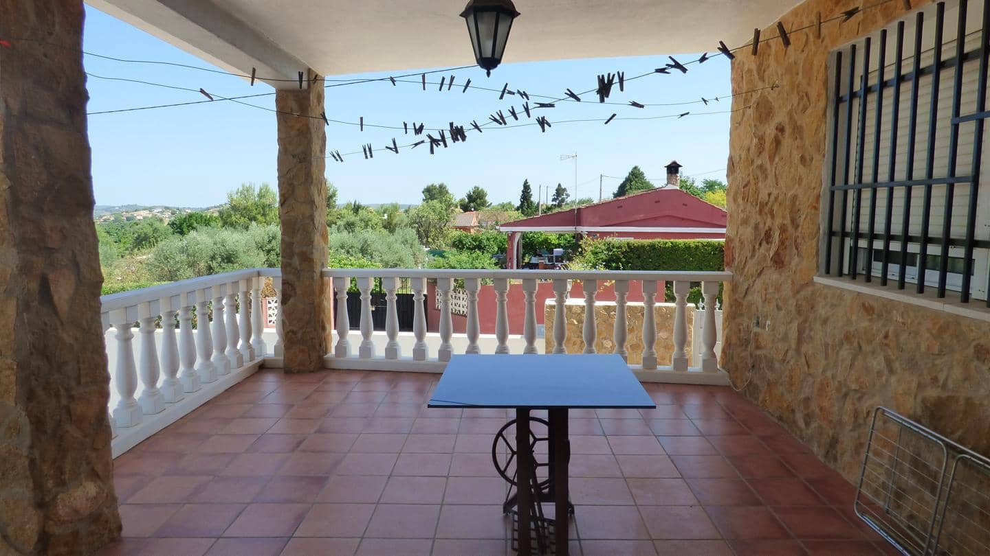 7 slaapkamer Villa te koop in Montroy met zwembad garage - € 275.000 (Ref: 8218133)