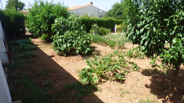 7 bedroom Villa for sale in Montroy with pool garage - € 275,000 (Ref: 8218133)