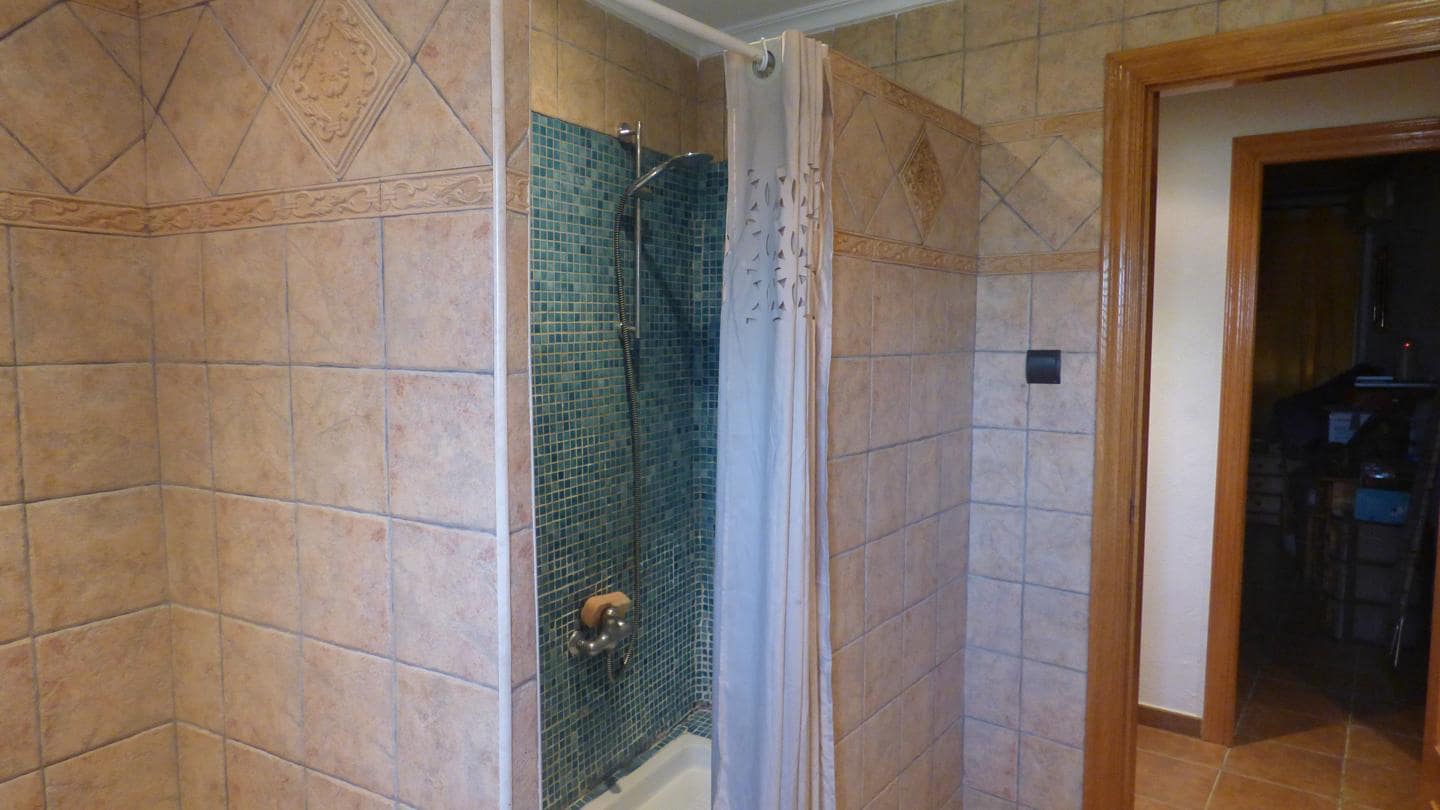 7 slaapkamer Villa te koop in Montroy met zwembad garage - € 275.000 (Ref: 8218133)