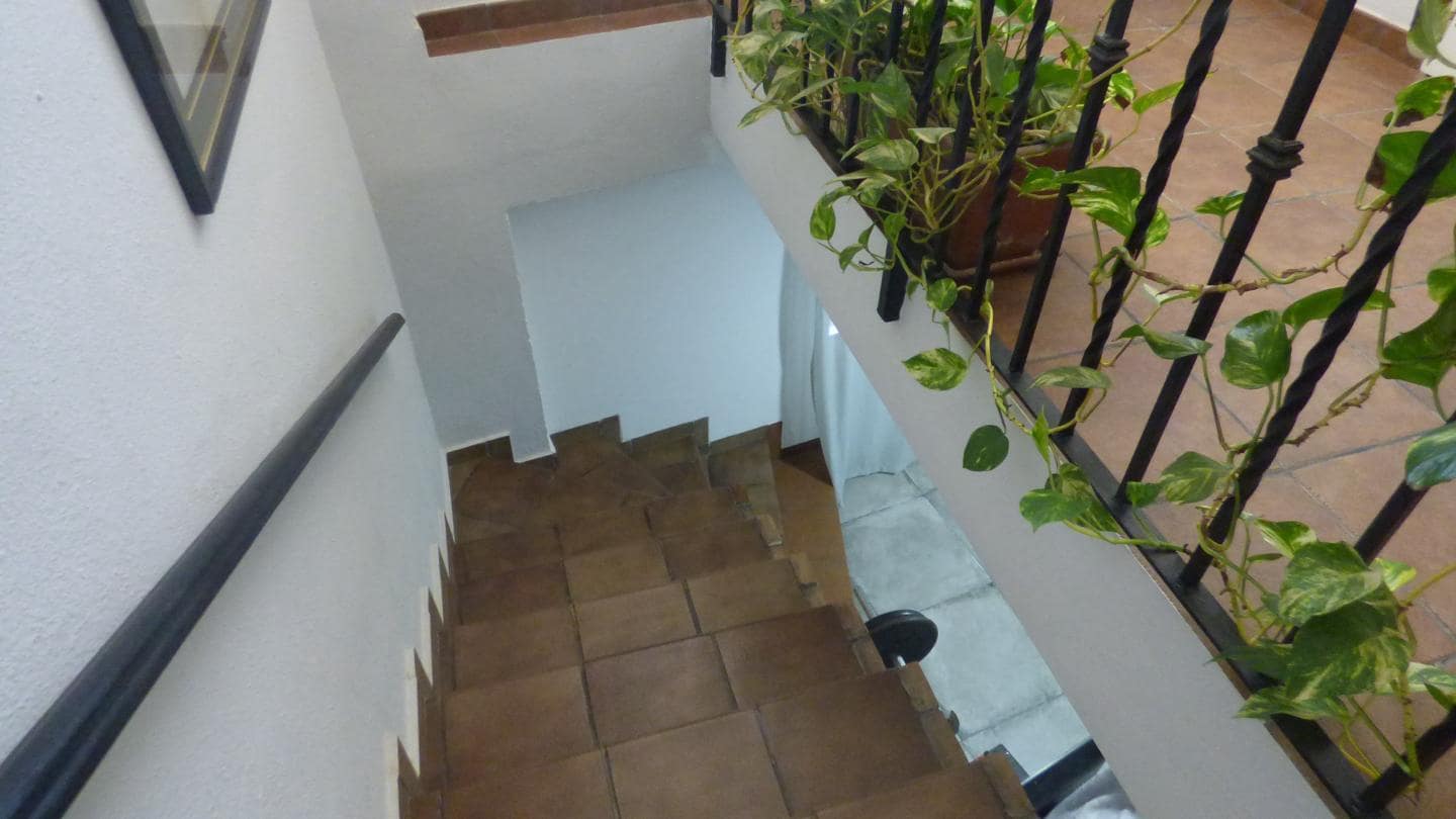 7 slaapkamer Villa te koop in Montroy met zwembad garage - € 275.000 (Ref: 8218133)