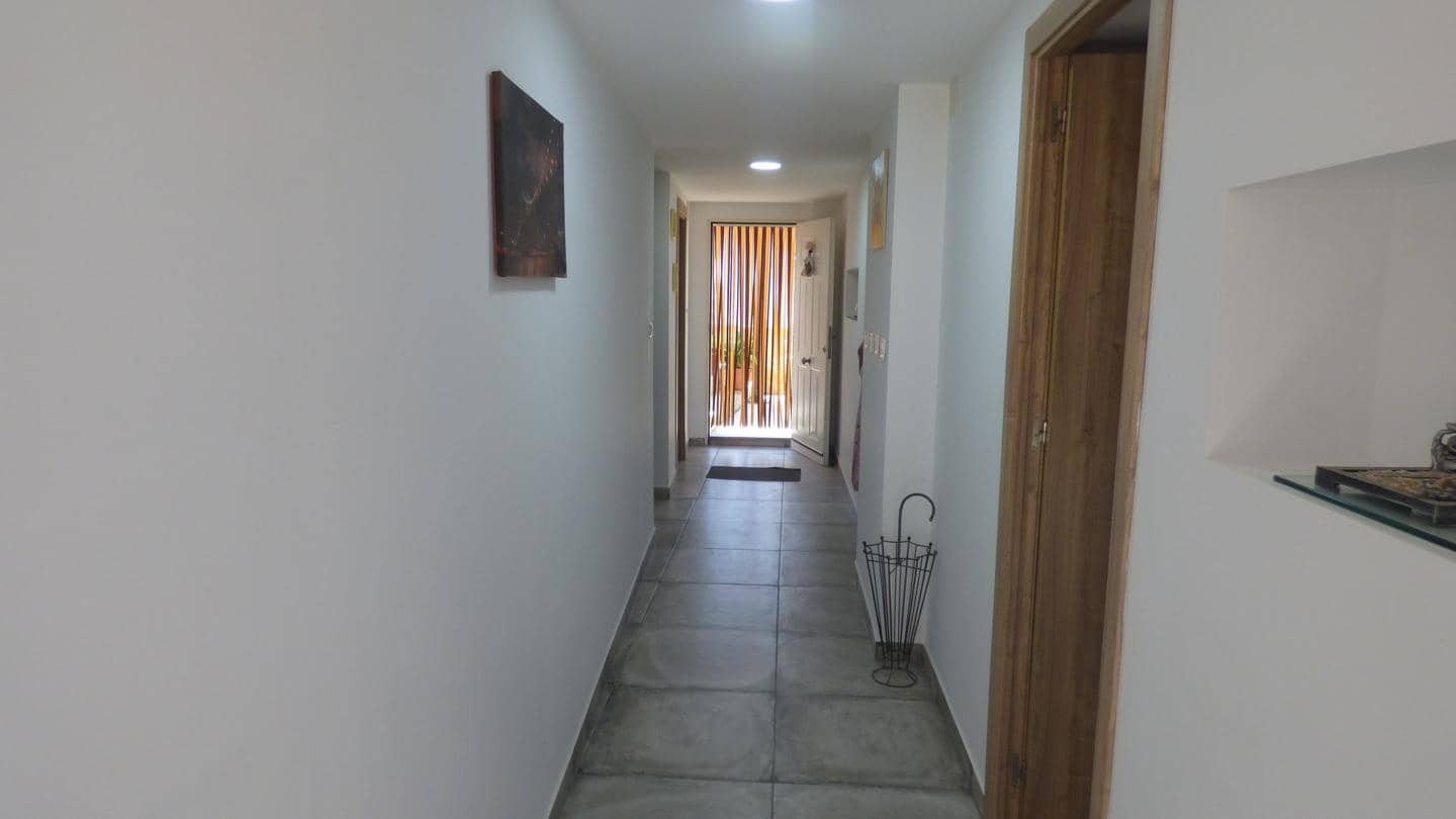 7 slaapkamer Villa te koop in Montroy met zwembad garage - € 275.000 (Ref: 8218133)