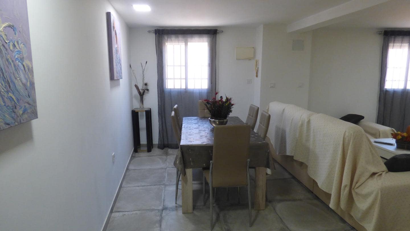 7 slaapkamer Villa te koop in Montroy met zwembad garage - € 275.000 (Ref: 8218133)