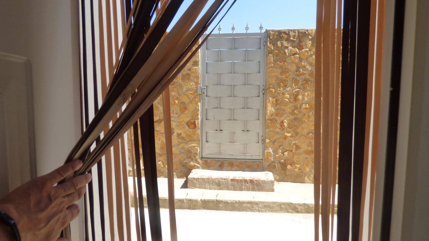 7 slaapkamer Villa te koop in Montroy met zwembad garage - € 275.000 (Ref: 8218133)