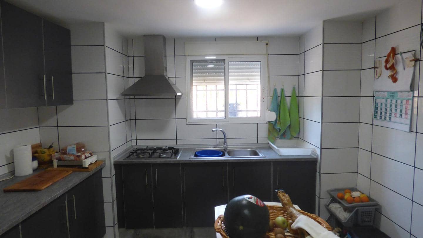 7 slaapkamer Villa te koop in Montroy met zwembad garage - € 275.000 (Ref: 8218133)