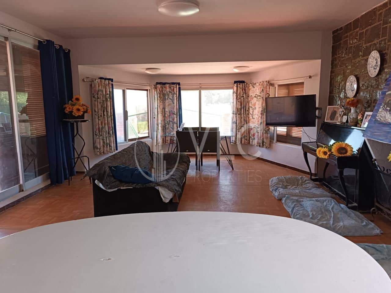 3 soveværelse Villa til salg i Montserrat med swimmingpool - € 299.000 (Ref: 8384723)