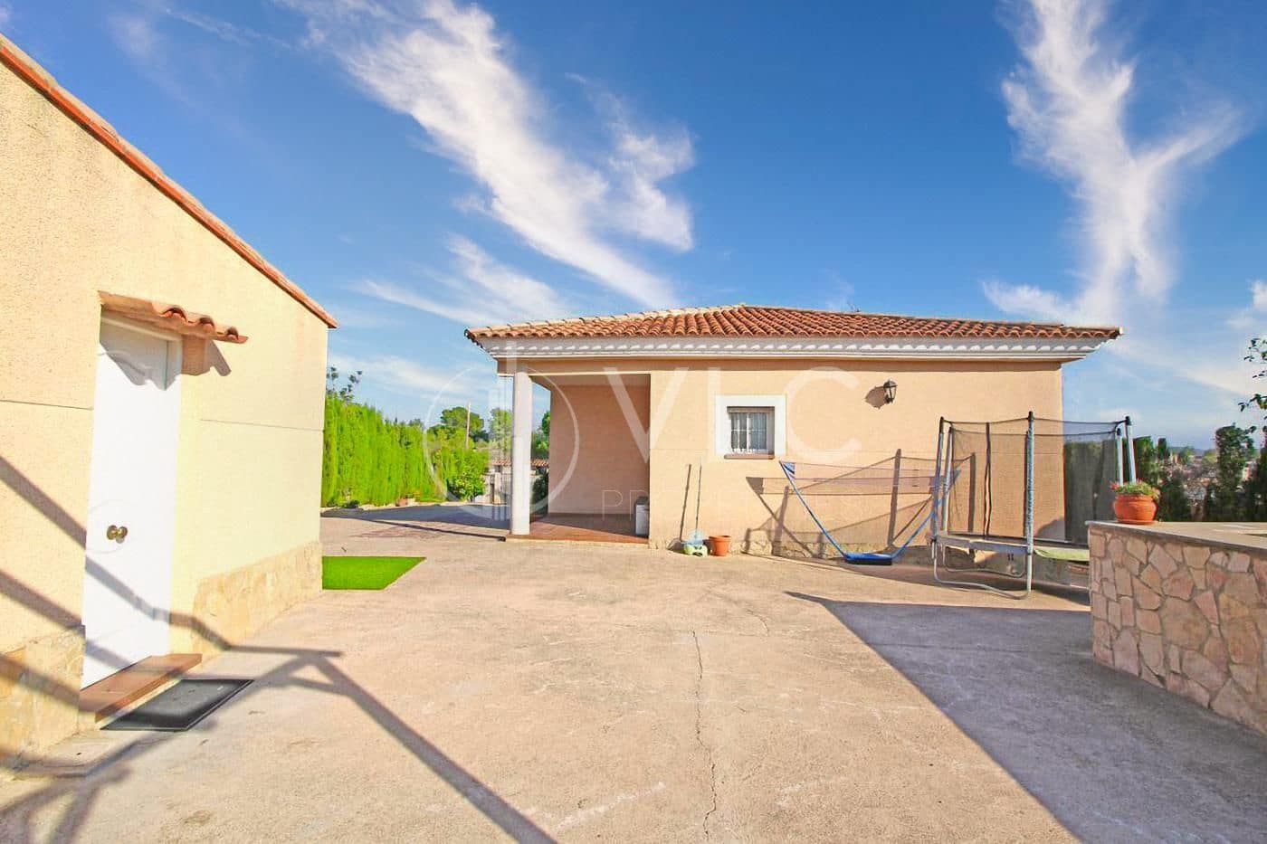 4 soveværelse Villa til salg i Montserrat med swimmingpool garage - € 294.000 (Ref: 8435036)