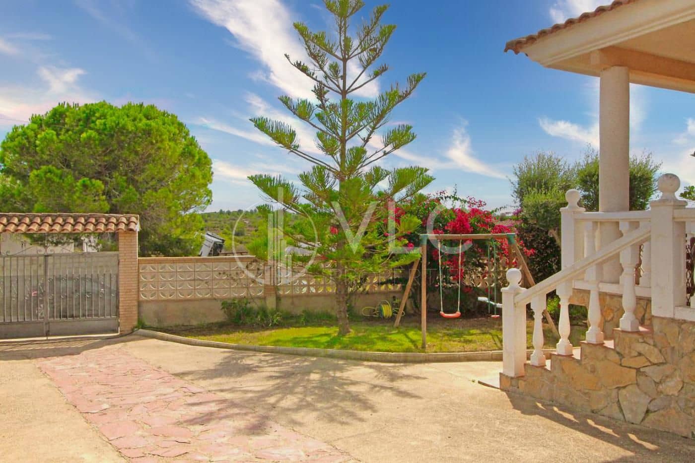 4 soveværelse Villa til salg i Montserrat med swimmingpool garage - € 294.000 (Ref: 8435036)