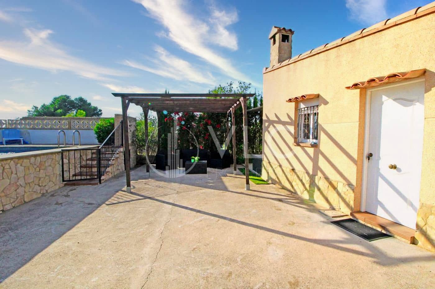 4 soveværelse Villa til salg i Montserrat med swimmingpool garage - € 294.000 (Ref: 8435036)