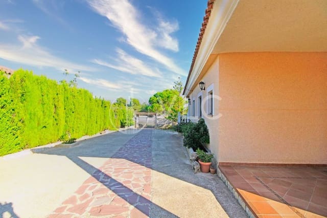 4 soveværelse Villa til salg i Montserrat med swimmingpool garage - € 294.000 (Ref: 8435036)