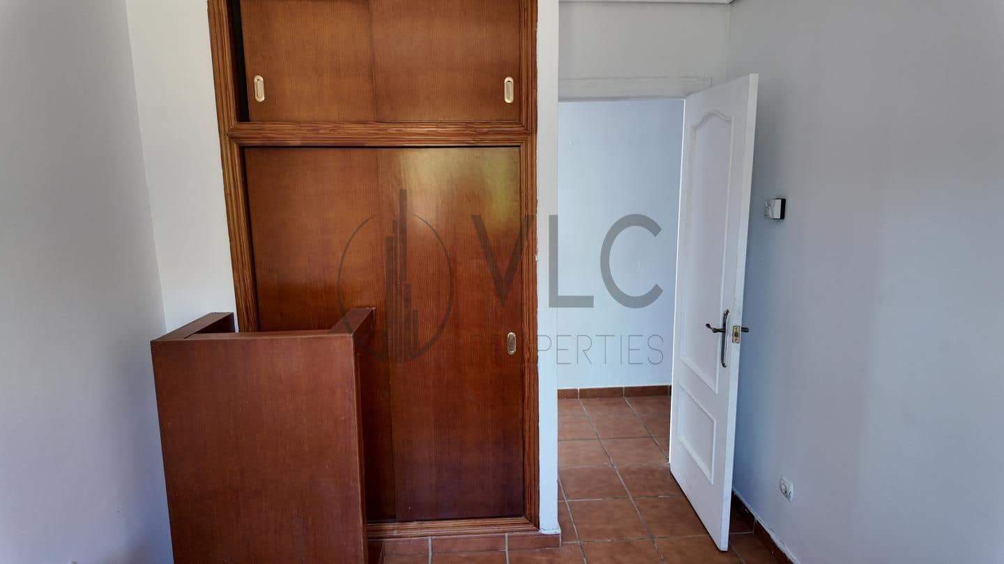 4 soveværelse Villa til salg i Montserrat med swimmingpool garage - € 294.000 (Ref: 8435036)