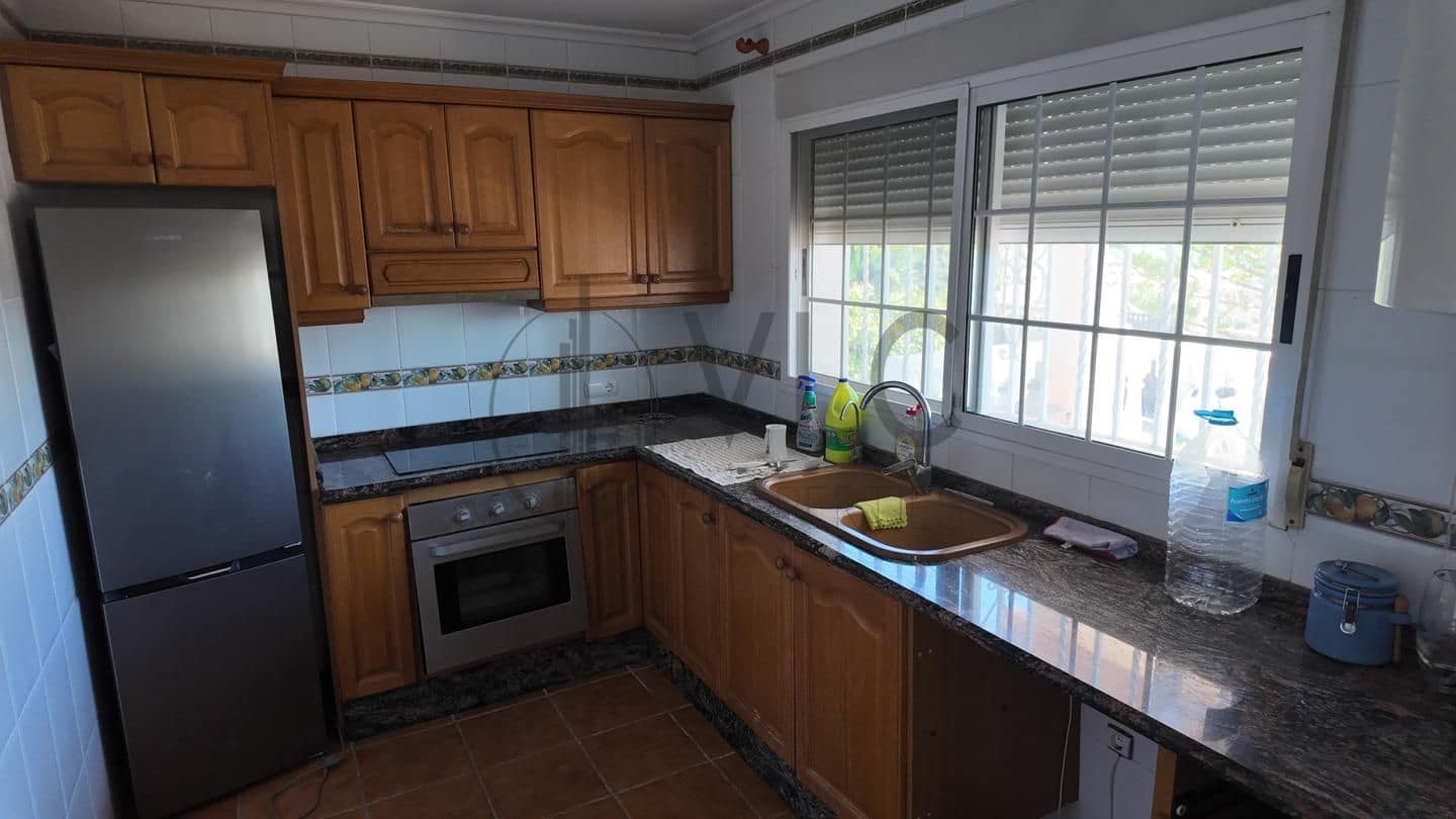 4 soveværelse Villa til salg i Montserrat med swimmingpool garage - € 294.000 (Ref: 8435036)