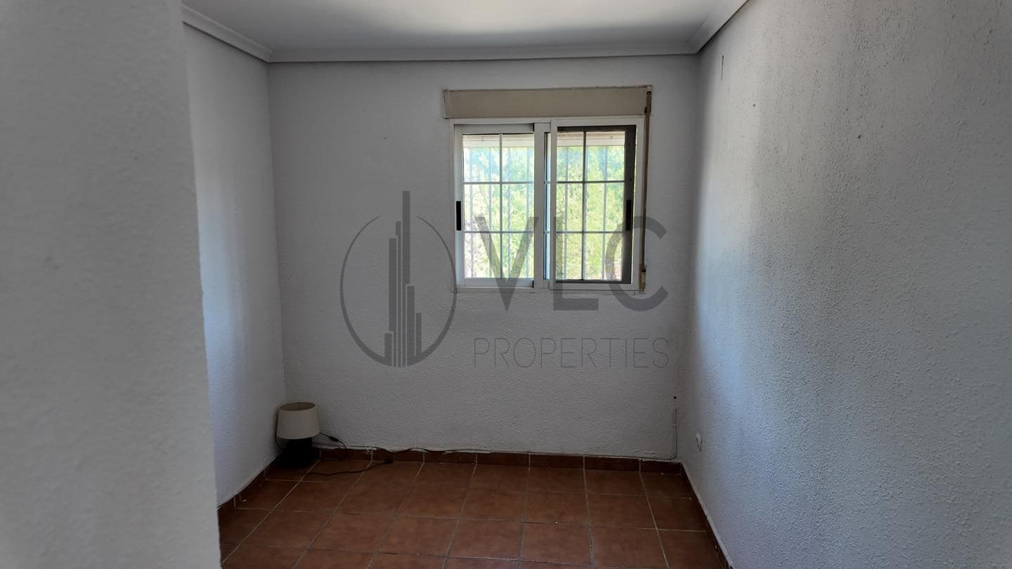 4 soveværelse Villa til salg i Montserrat med swimmingpool garage - € 294.000 (Ref: 8435036)