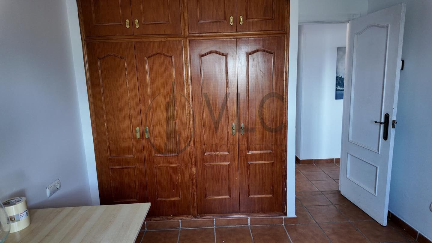 4 soveværelse Villa til salg i Montserrat med swimmingpool garage - € 294.000 (Ref: 8435036)