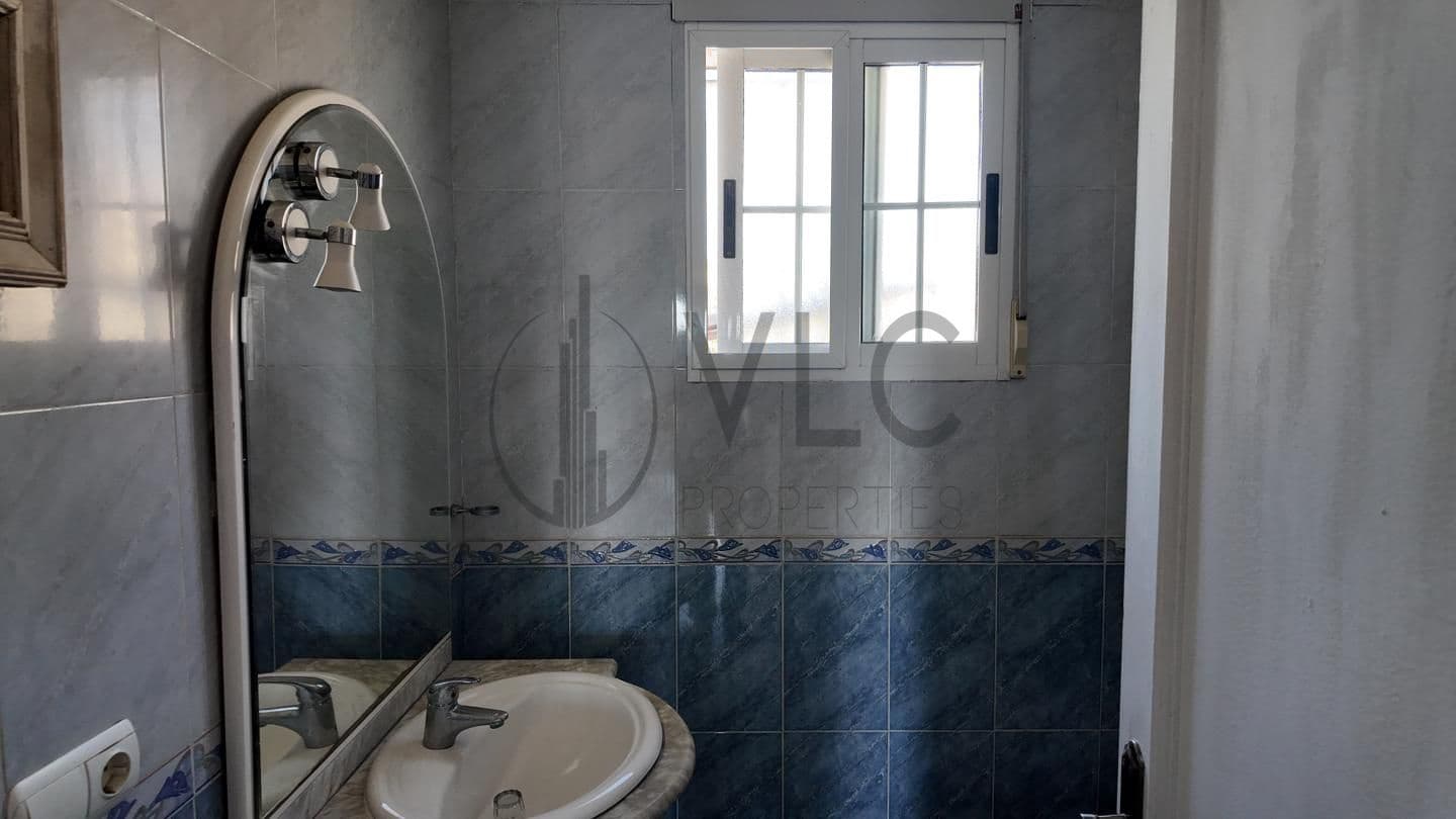 4 soveværelse Villa til salg i Montserrat med swimmingpool garage - € 294.000 (Ref: 8435036)