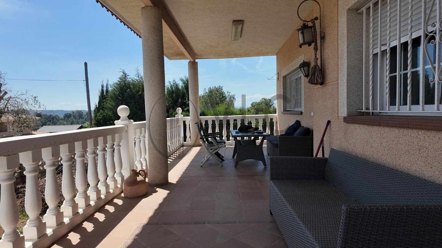 4 soveværelse Villa til salg i Montserrat med swimmingpool garage - € 294.000 (Ref: 8435036)