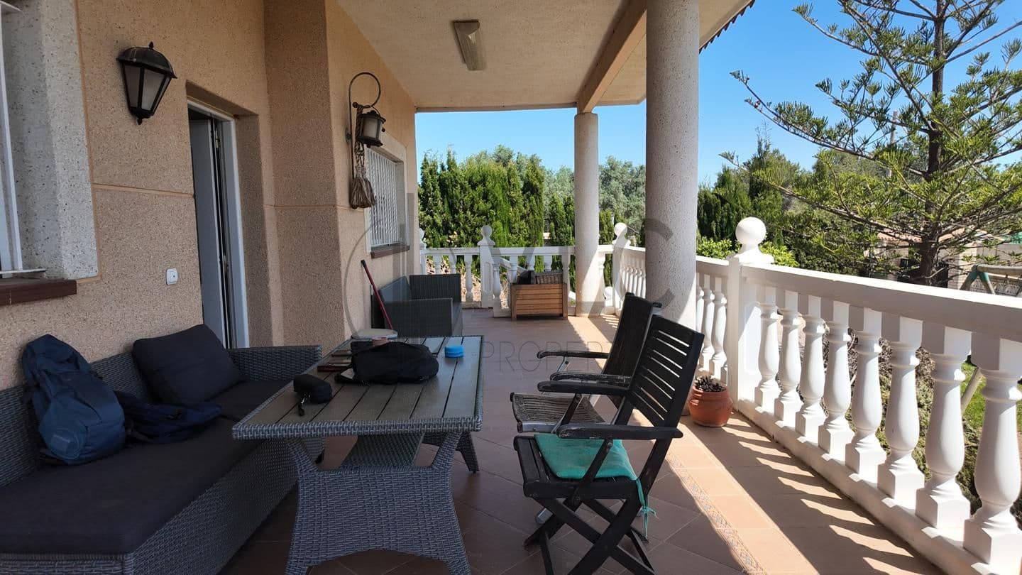 4 soveværelse Villa til salg i Montserrat med swimmingpool garage - € 294.000 (Ref: 8435036)