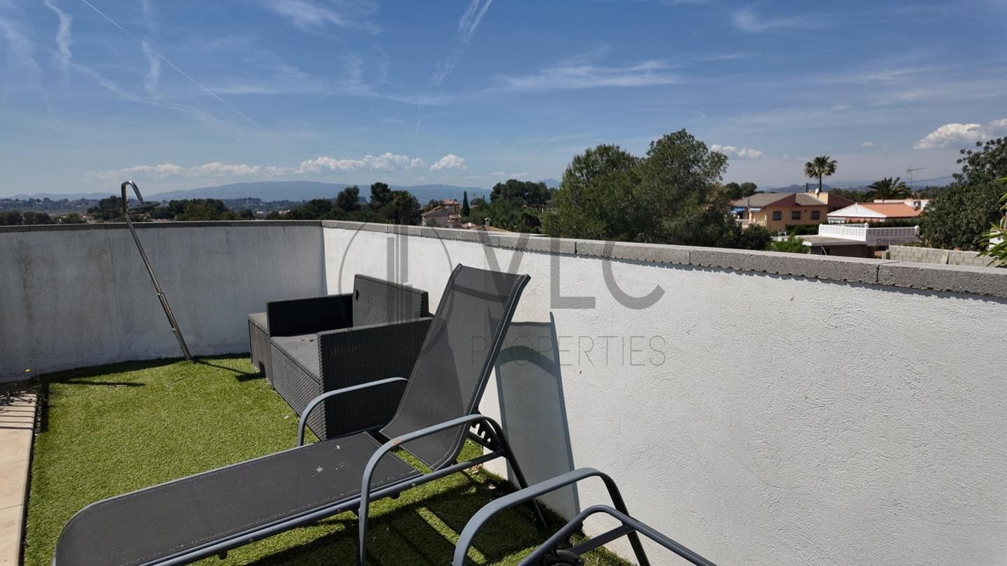 4 soveværelse Villa til salg i Montserrat med swimmingpool garage - € 294.000 (Ref: 8435036)