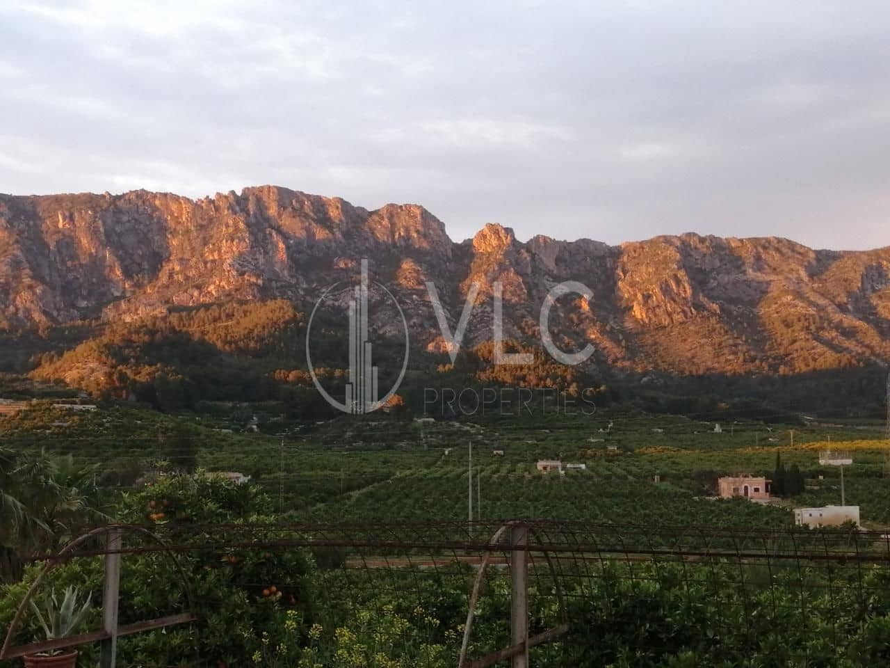 3 soverom Villa til salgs i Alzira med svømmebasseng garasje - € 220 000 (Ref: 8471875)