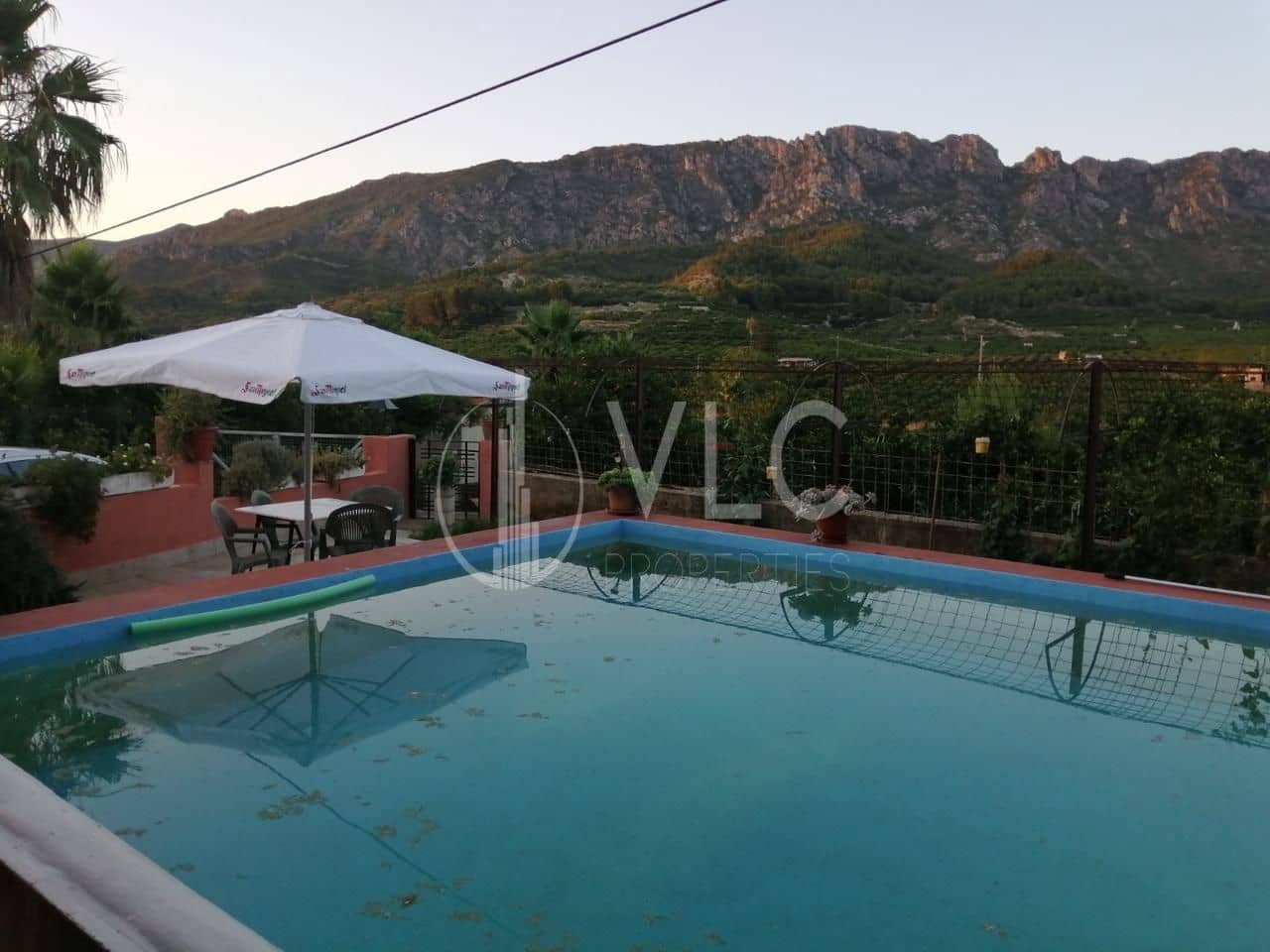 3 soverom Villa til salgs i Alzira med svømmebasseng garasje - € 220 000 (Ref: 8471875)