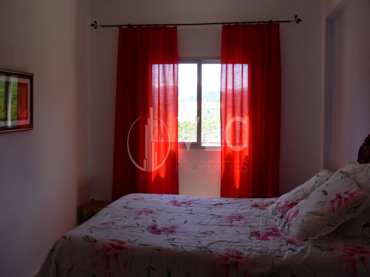 3 soverom Villa til salgs i Alzira med svømmebasseng garasje - € 220 000 (Ref: 8471875)