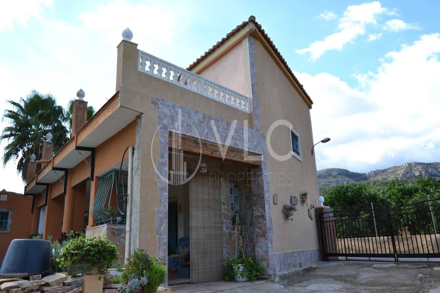 3 soverom Villa til salgs i Alzira med svømmebasseng garasje - € 220 000 (Ref: 8471875)