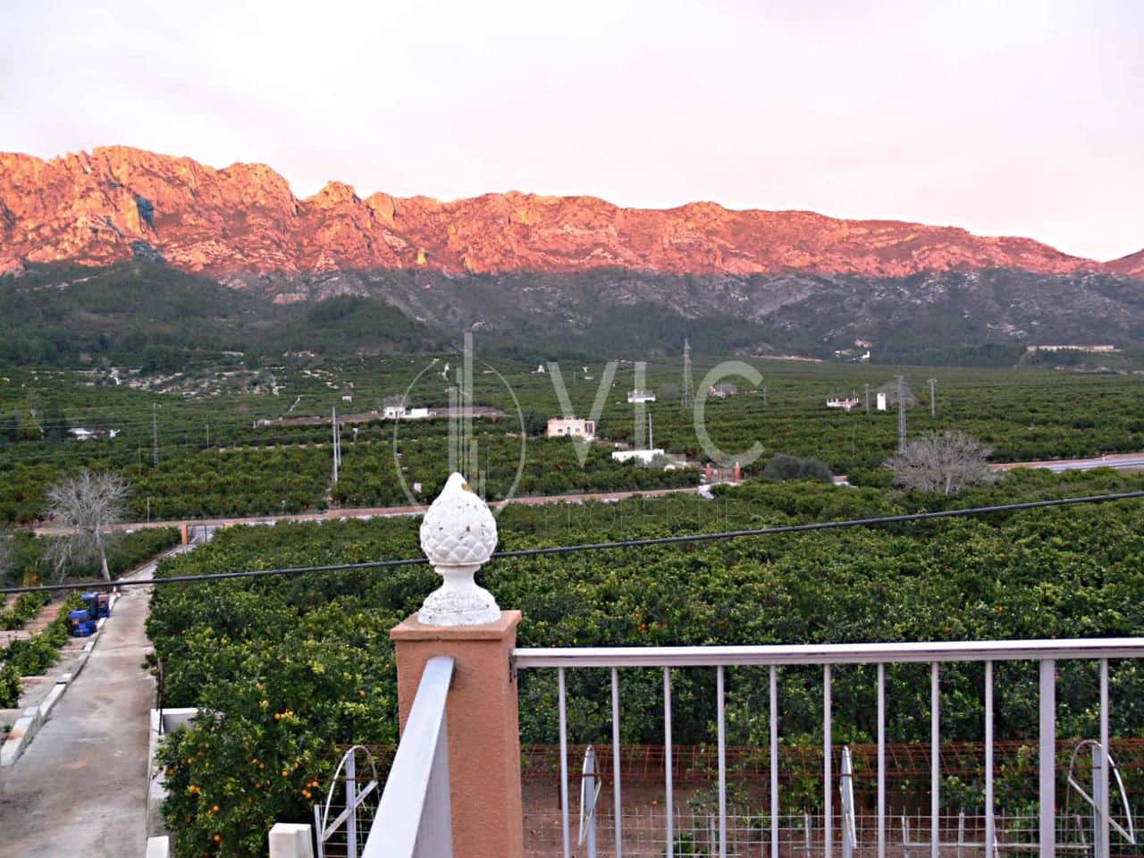 3 soverom Villa til salgs i Alzira med svømmebasseng garasje - € 220 000 (Ref: 8471875)