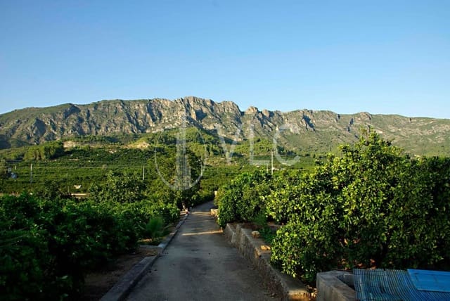 3 soverom Villa til salgs i Alzira med svømmebasseng garasje - € 220 000 (Ref: 8471875)