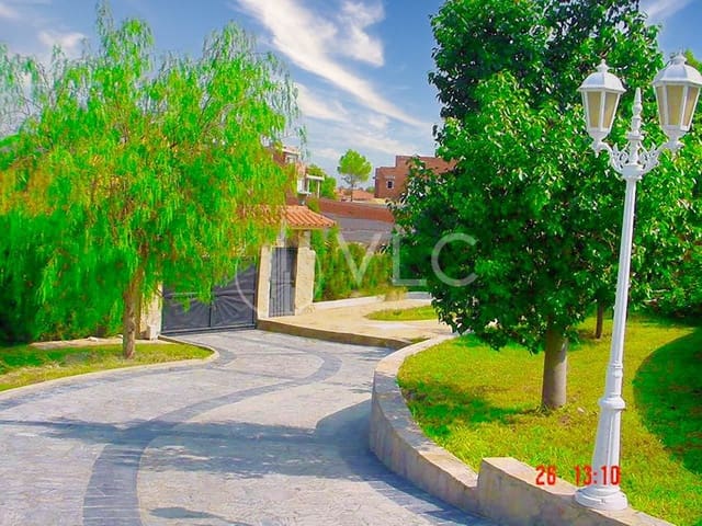 9 slaapkamer Villa te koop in Picassent met zwembad garage - € 750.000 (Ref: 8518879)