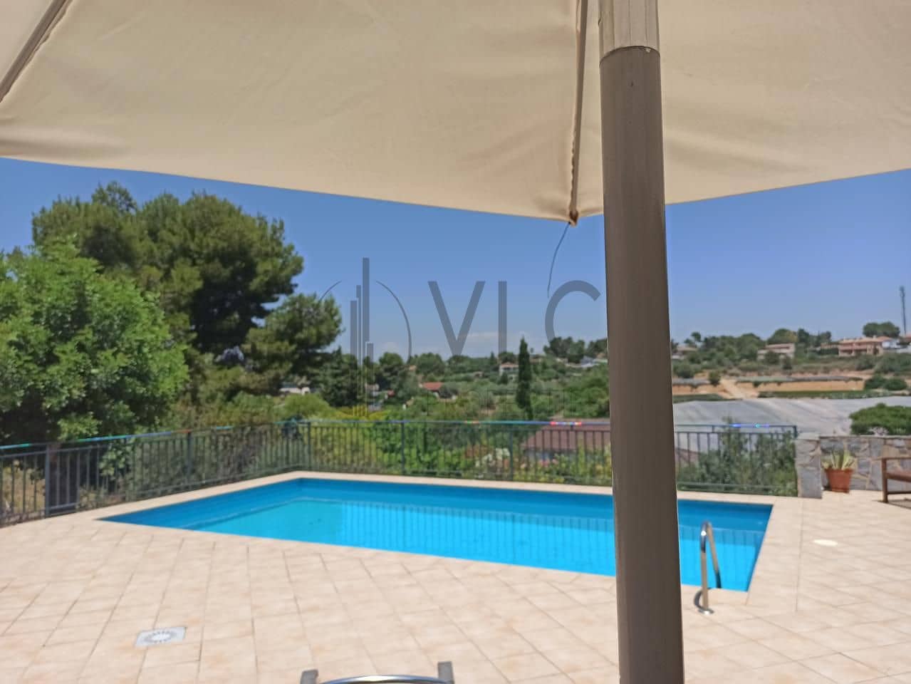 5 soveværelse Villa til salg i Montserrat med swimmingpool garage - € 259.000 (Ref: 8910245)